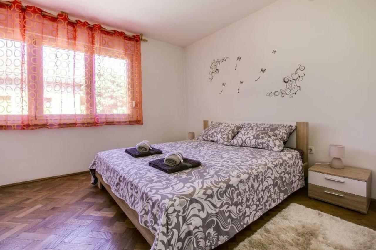 Appartamento A Pula Vicino Al Mare Exterior foto